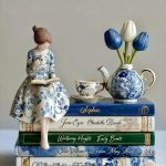 Sophia Reading Girl Décor Set – Blue Toile Porcelain Collection